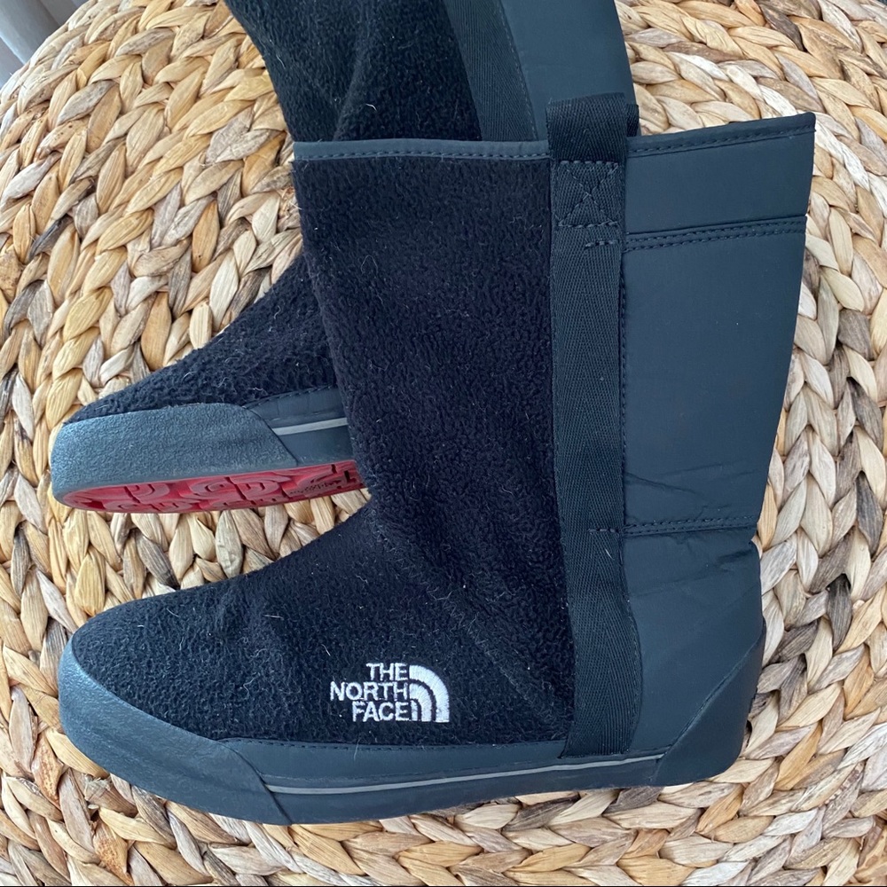 North Face Snowboots Women’s size 7